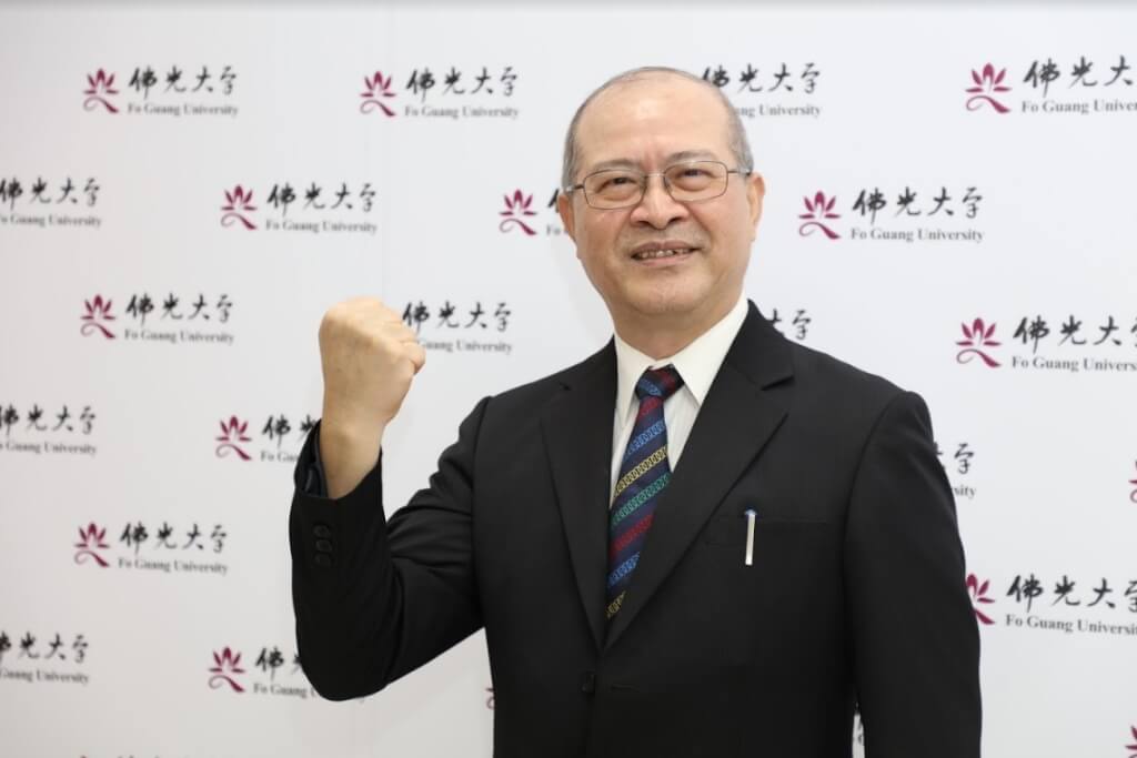 佛光大學 何卓飛